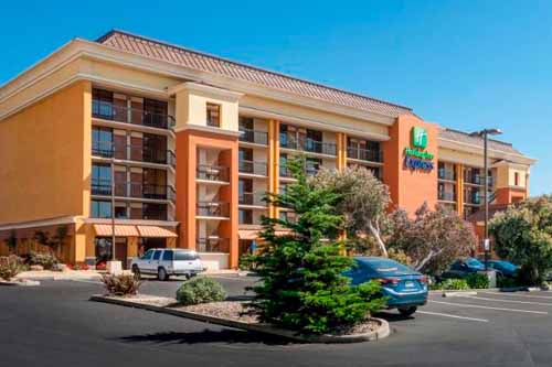 Holiday Inn Express Monterey - Dónde dormir en el Big Sur