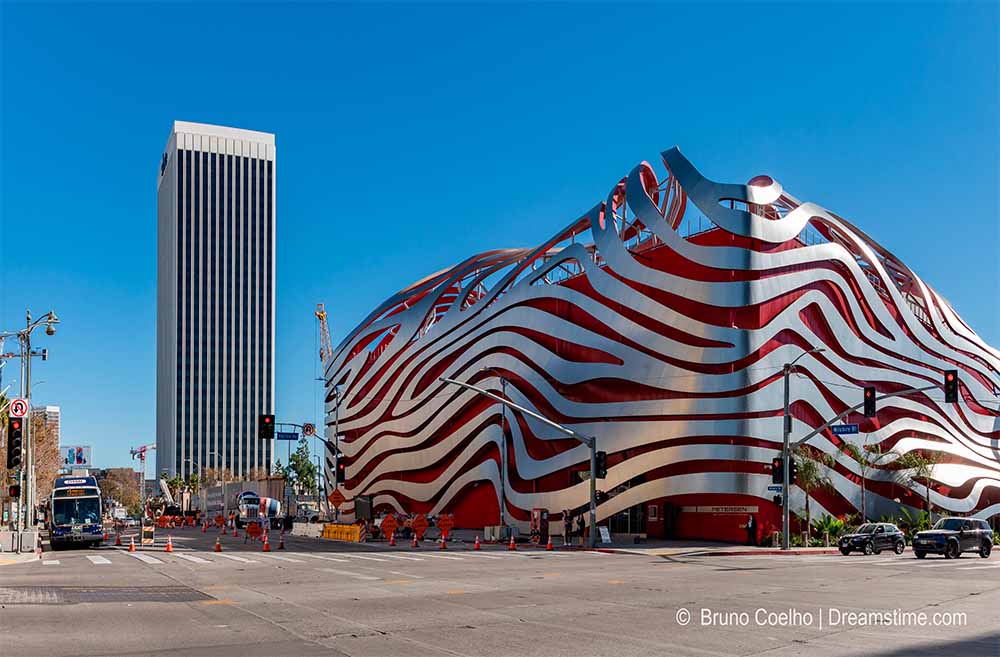 Petersen Automotive Museum La Brea - Dónde dormir en Los Angeles
