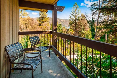 Terraza habitación Best Western Pluss - Dónde dormir en Oakhurst