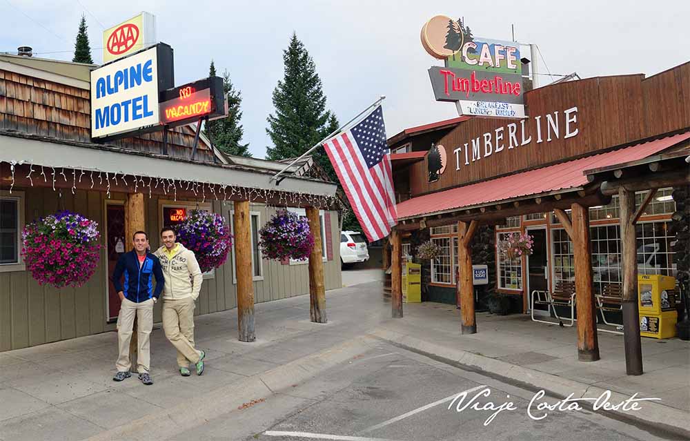 Aitor y Delfi buscando dónde dormir en West Yellowstone