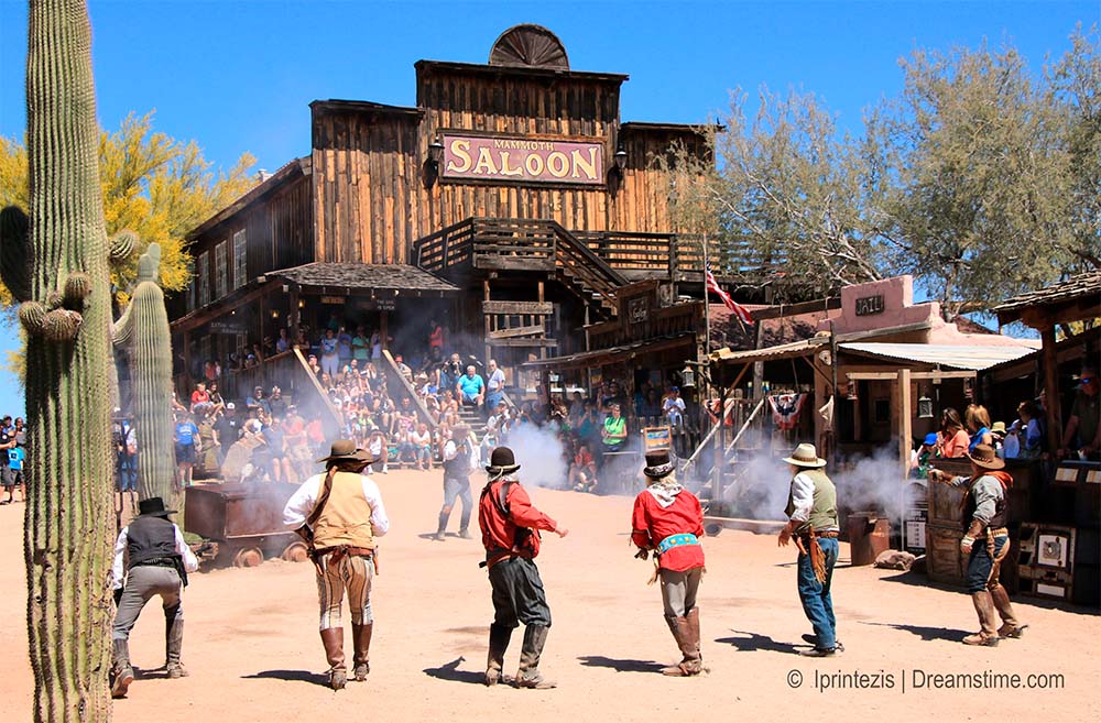 Ver un pueblo fantasma en el Oeste americano Goldfied Ghost Town